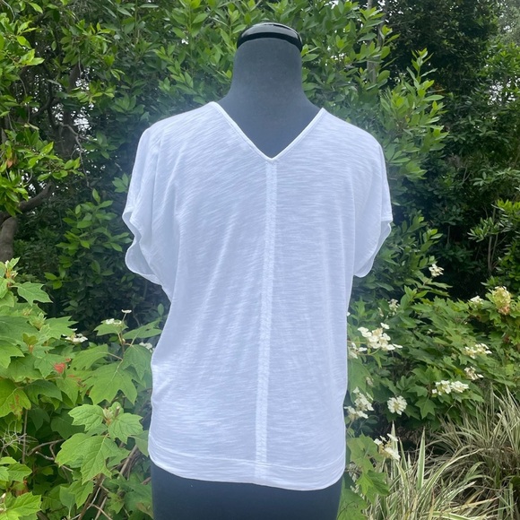 LILLA|P  v-neck batwing top - size XS - Picture 4 of 4